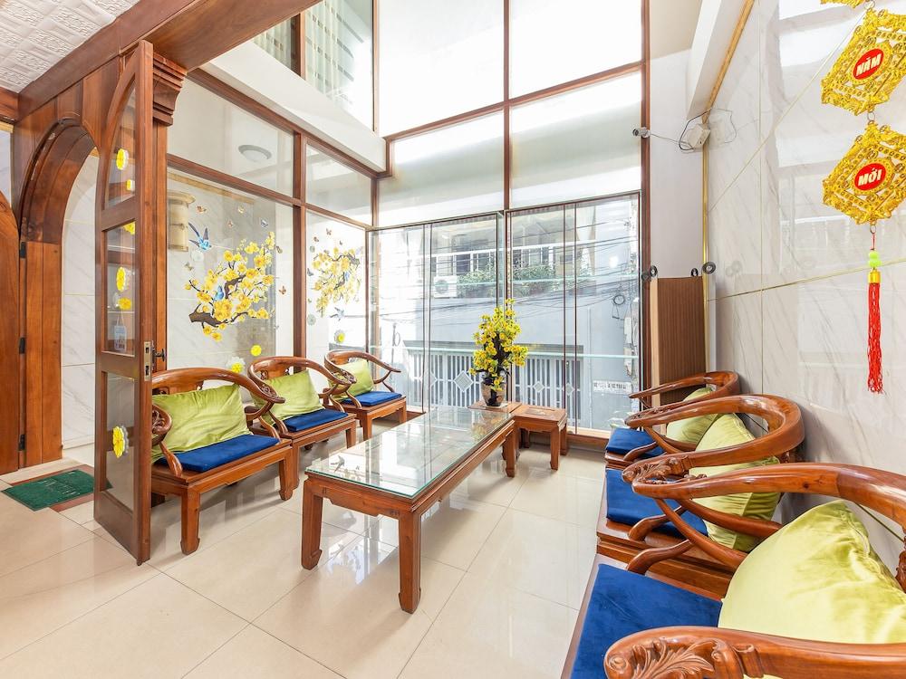 White Lion Hotel Нячанг Экстерьер фото