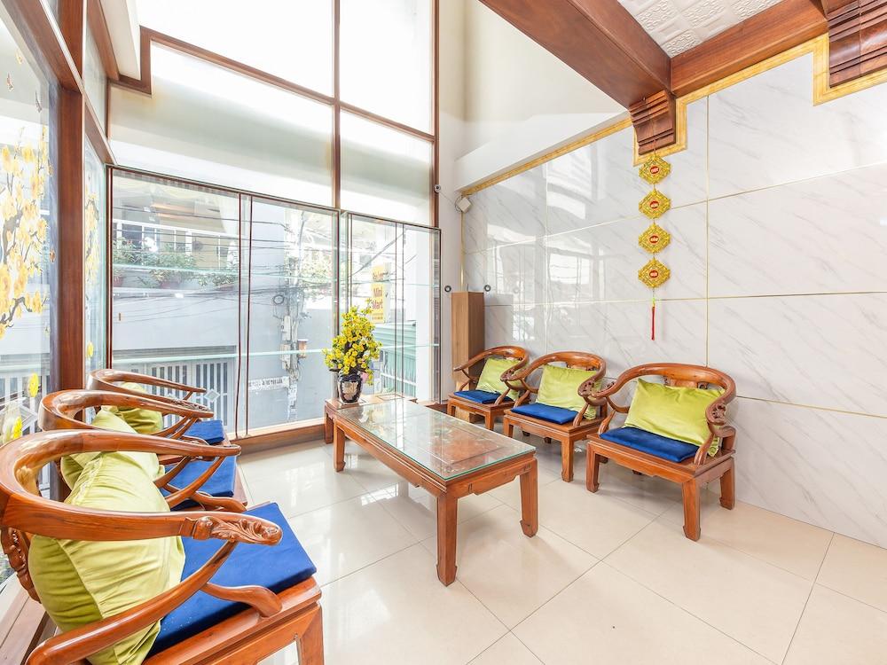 White Lion Hotel Нячанг Экстерьер фото