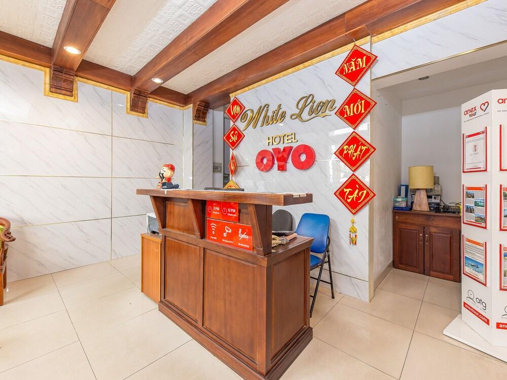 White Lion Hotel Нячанг Экстерьер фото