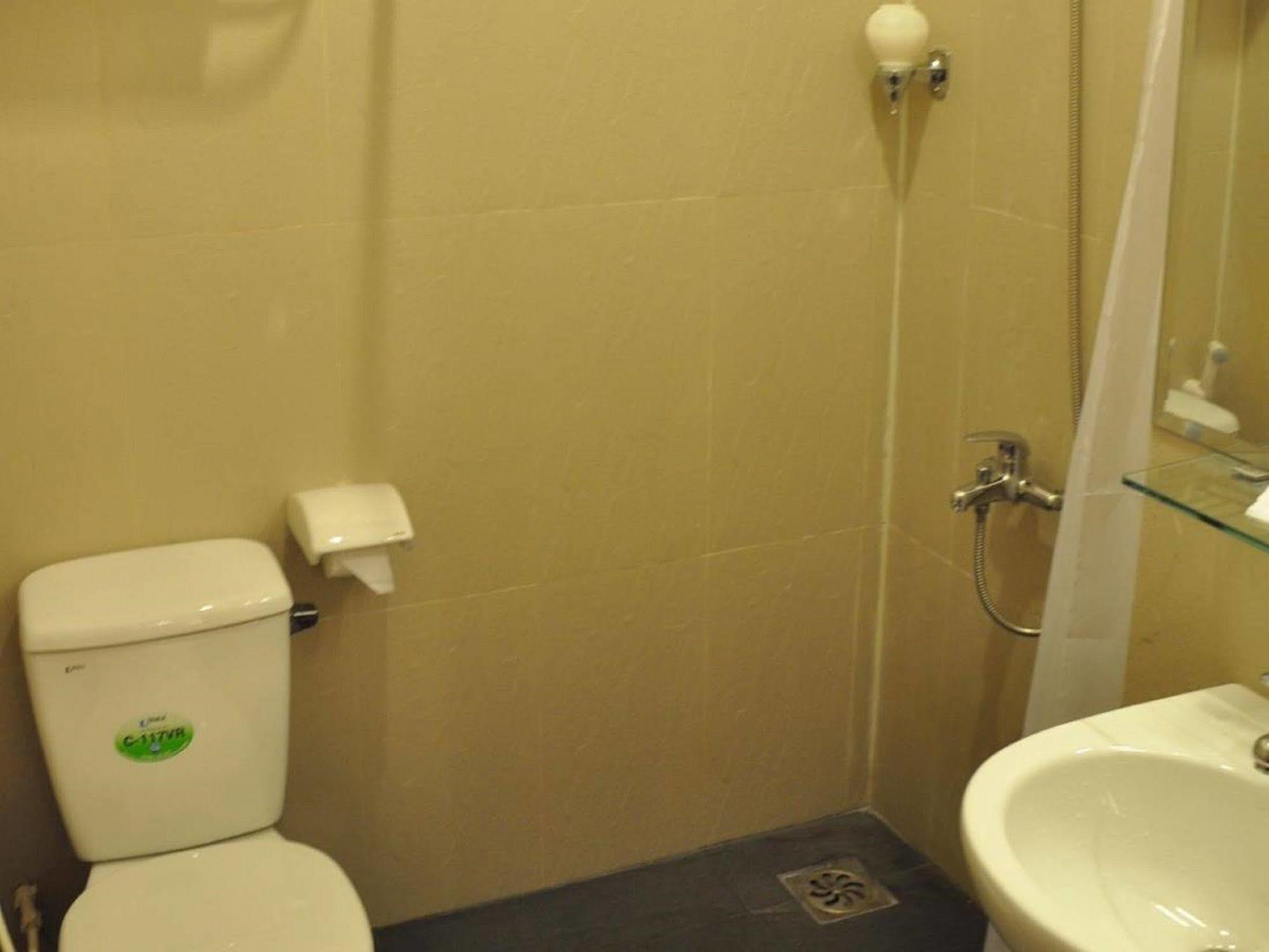 White Lion Hotel Нячанг Экстерьер фото